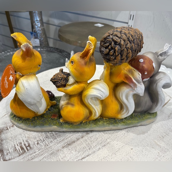 Fall Woodland Squirrels Flirting Tabletop Decor Resin Figure Martha Stewart NwT - Picture 10 of 10